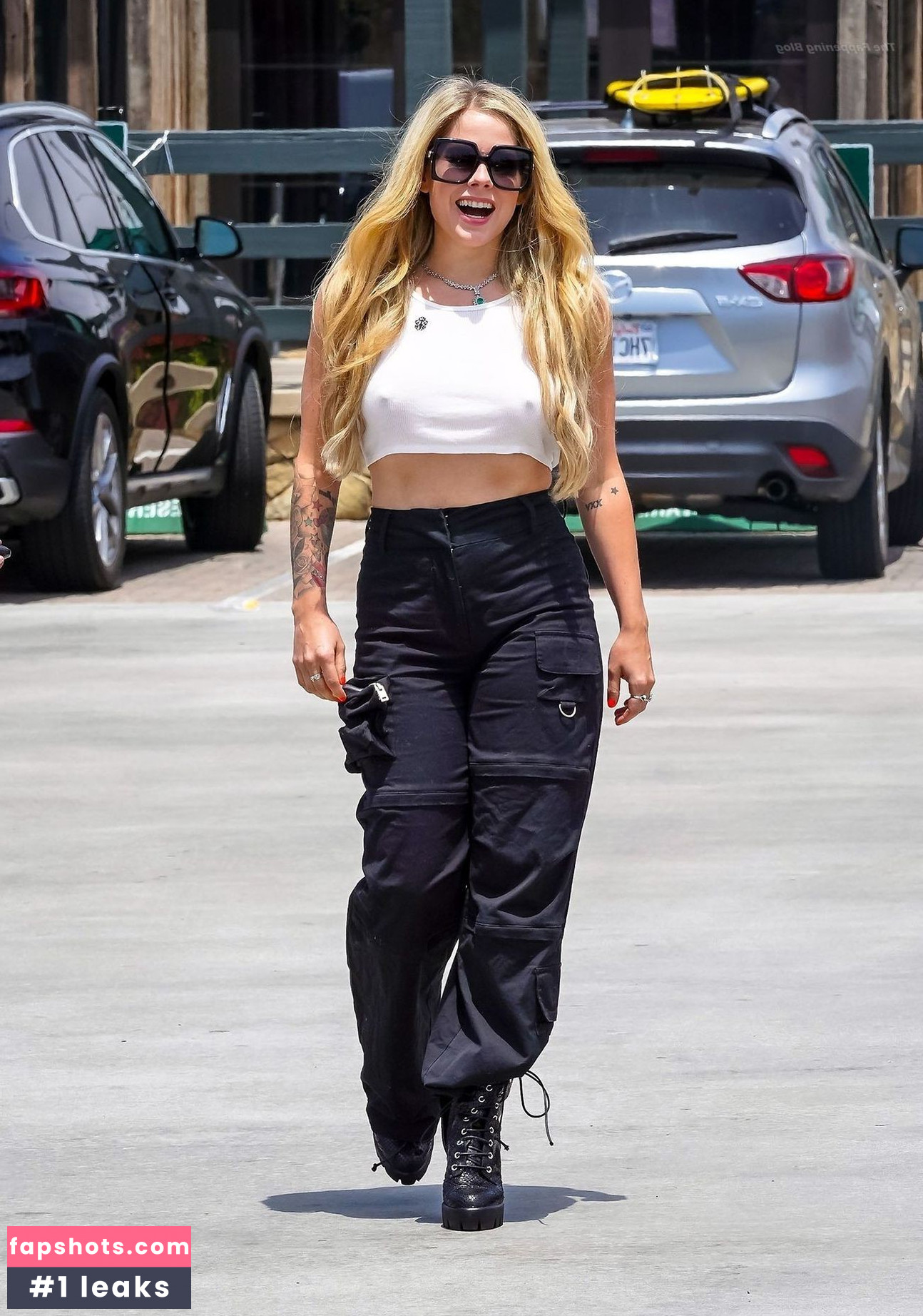 Avril Lavigne Nude Leaks OnlyFans Photos #674 - LeakJerk