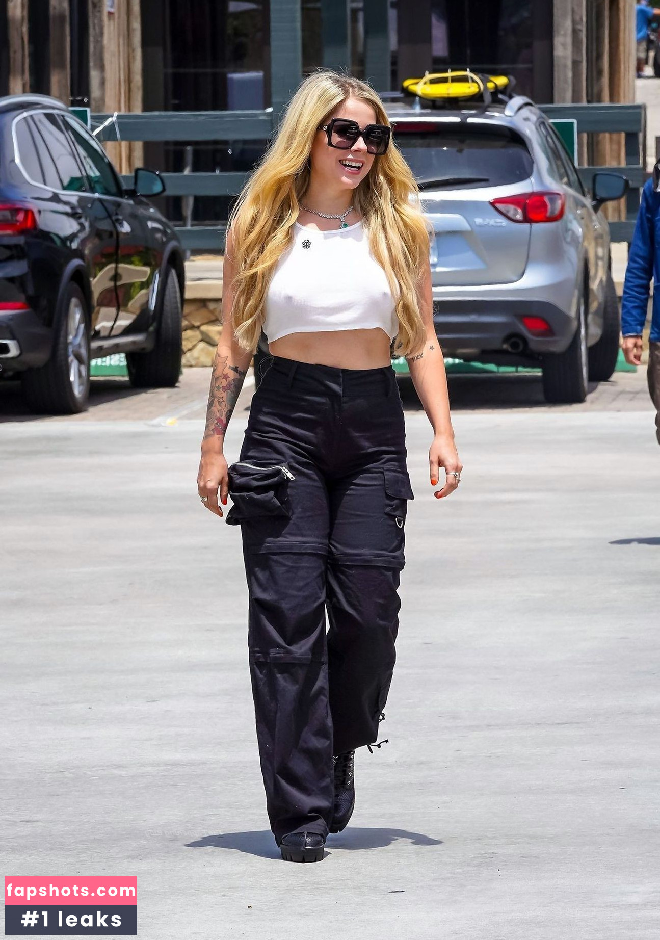 Avril Lavigne Nude Leaks OnlyFans Photos #675 - LeakJerk