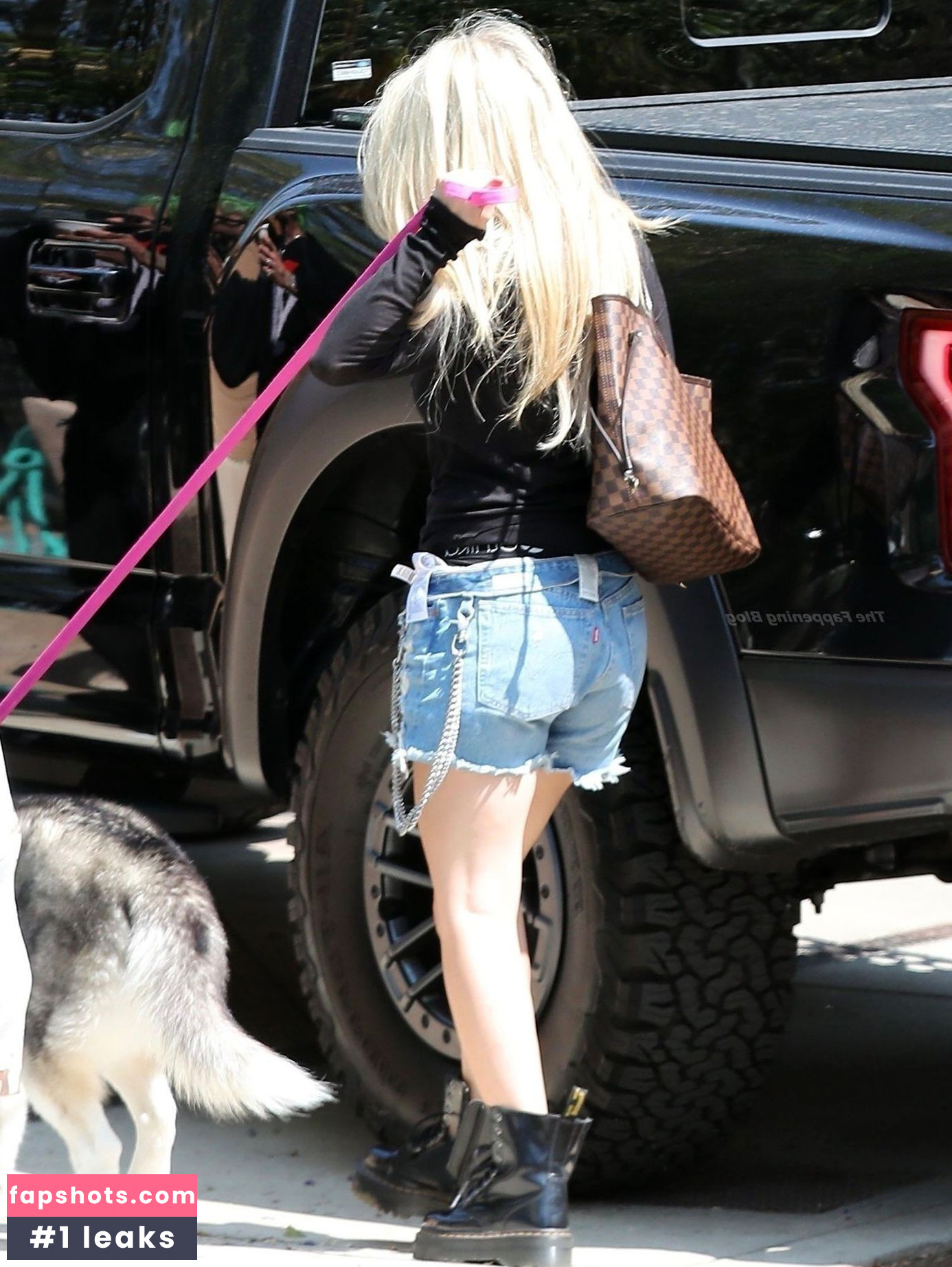 Avril Lavigne Nude Leaks OnlyFans Photos #694 - LeakJerk