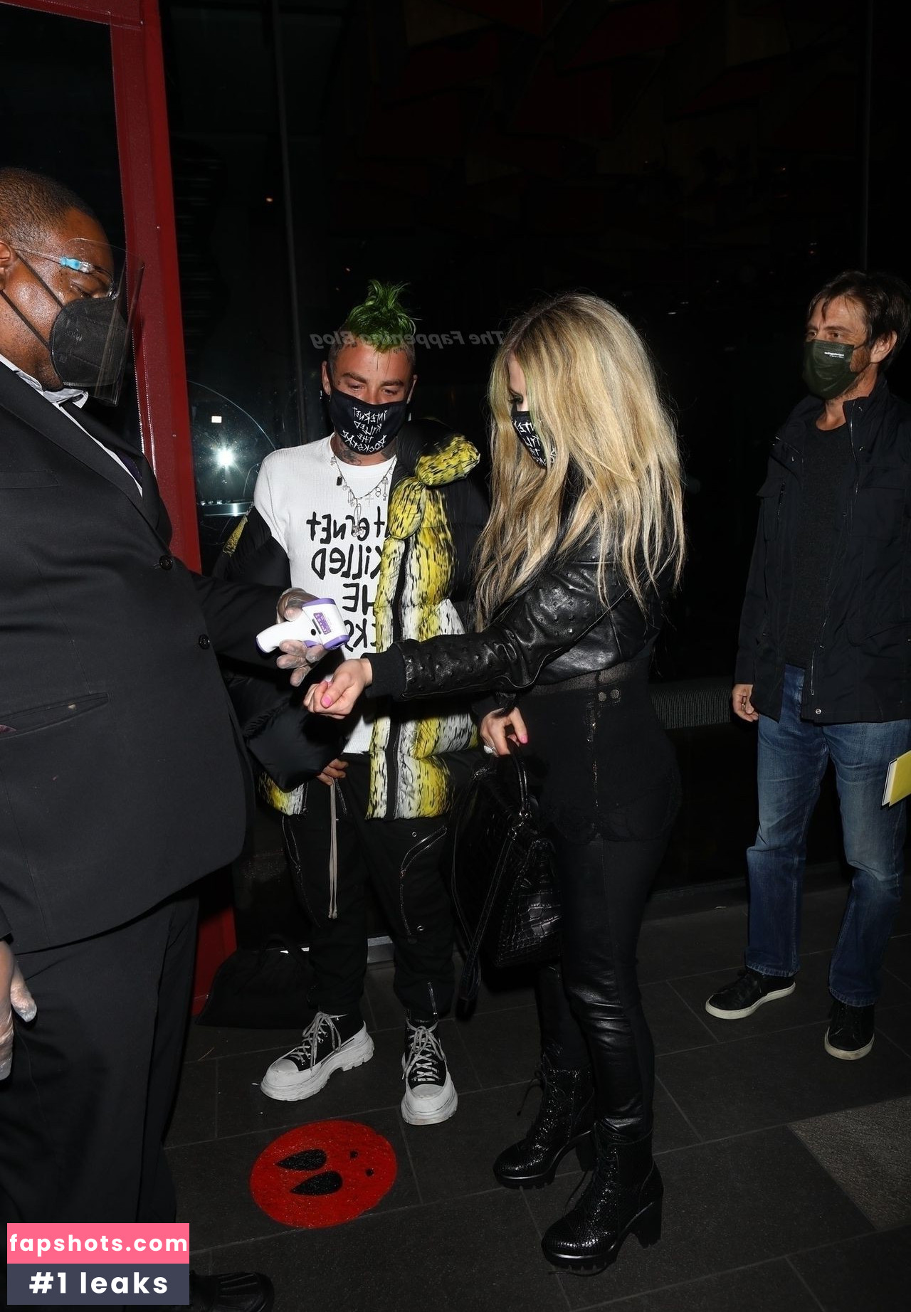 Avril Lavigne Nahé úniky fotek pouze od fanoušků #838 - Fapshots