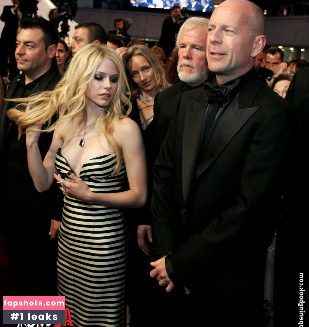 Avril Lavigne Nahé úniky fotek pouze od fanoušků #872 - Fapshots