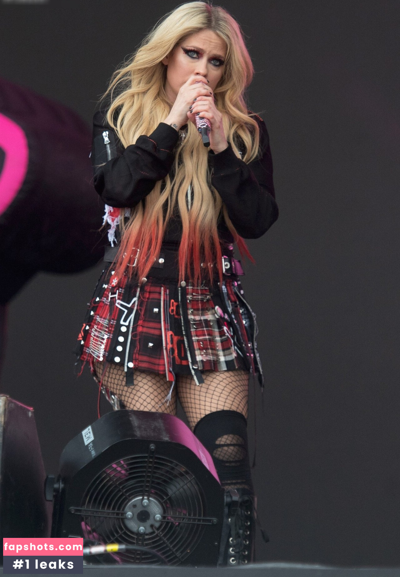 Avril Lavigne Nahé úniky fotek pouze od fanoušků #99 - Fapshots