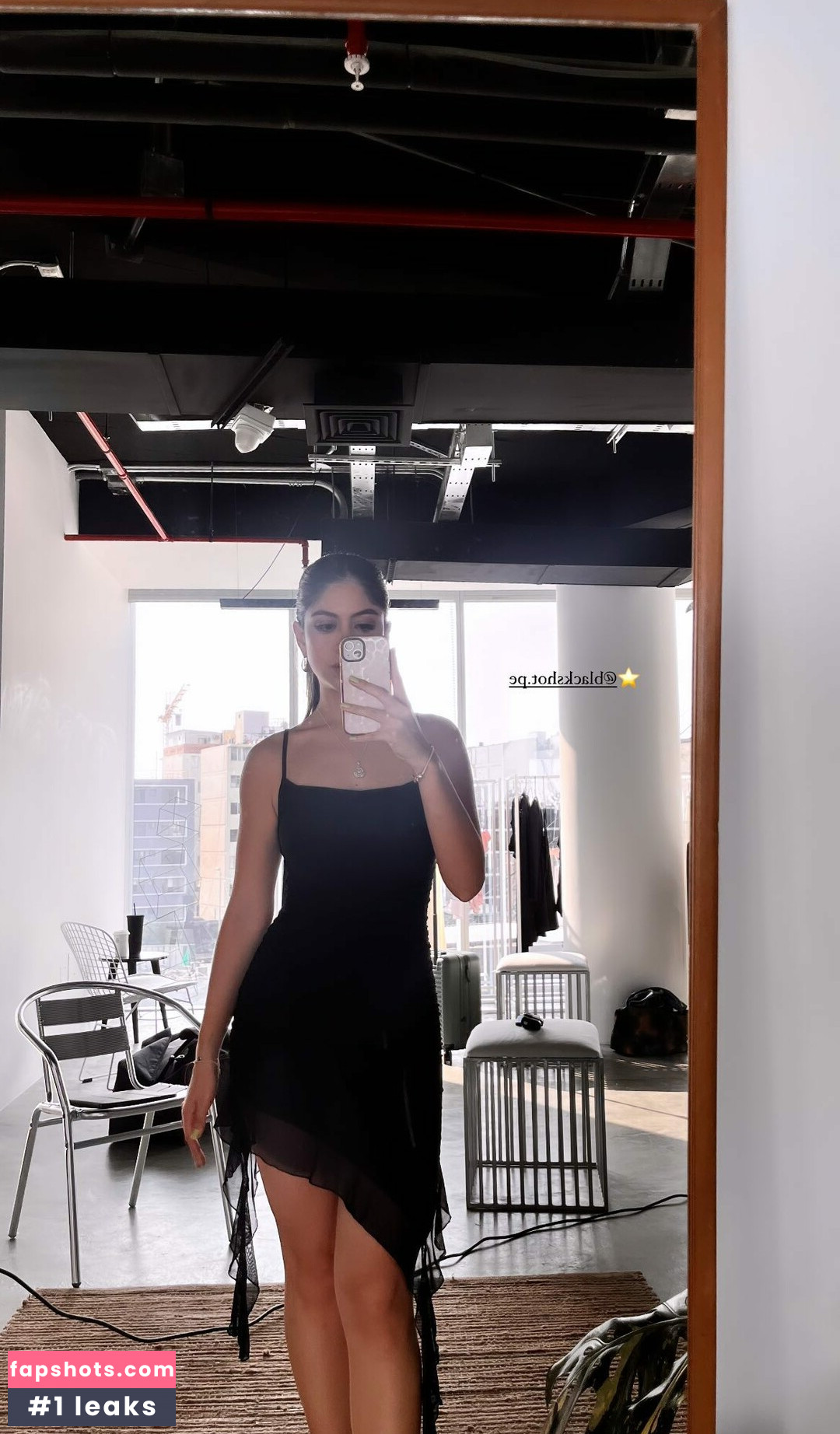 Avril Toro gallery photo #9