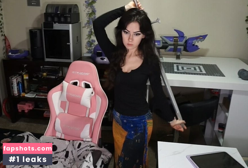 Awkspew_roo2 gallery photo #3