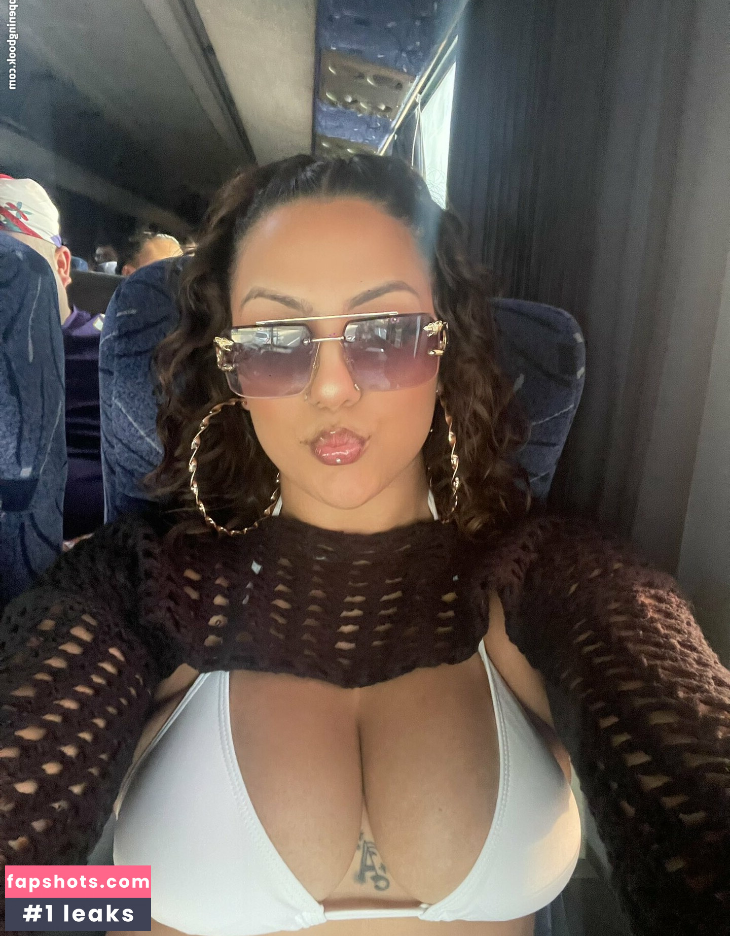 axhcaxh nude babe gallery