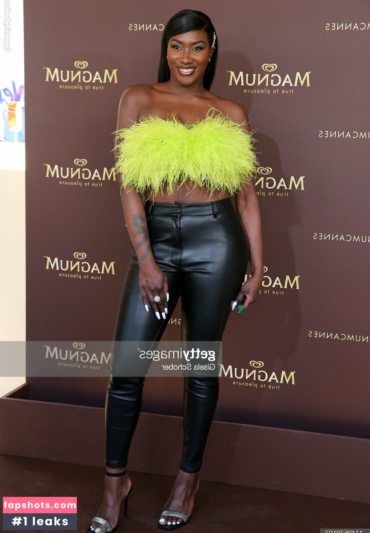 Aya Nakamura gallery photo #18