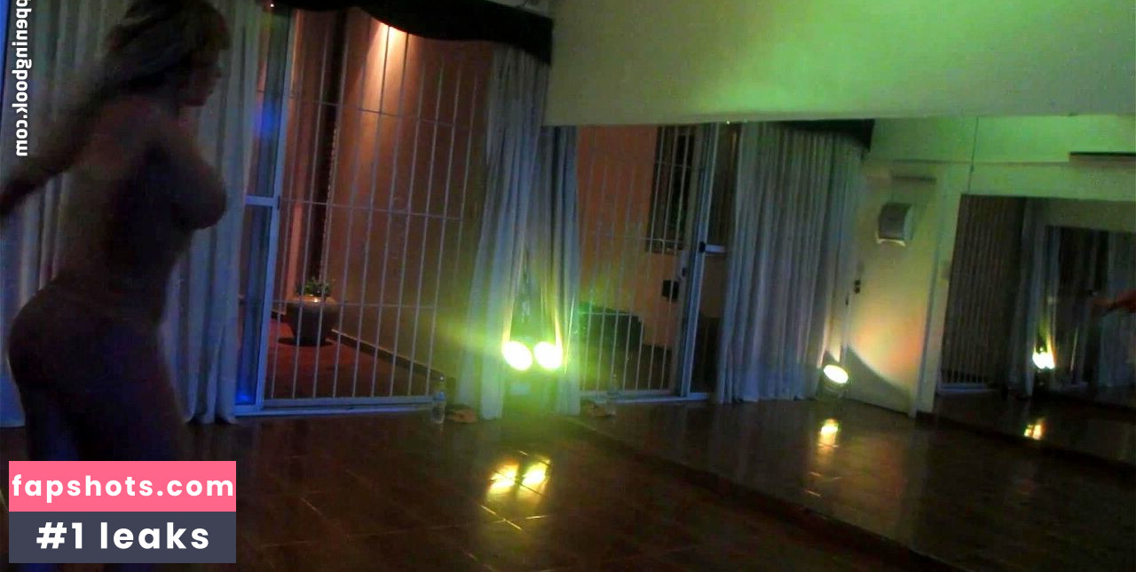 Ayelen Paleo gallery photo #6