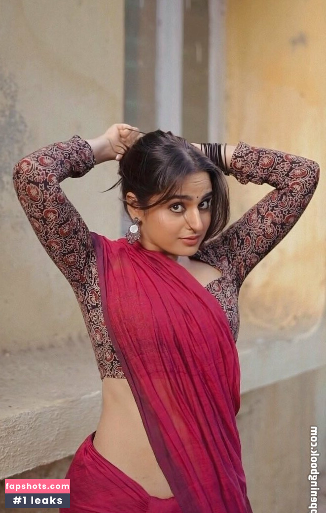 Ayesha Khan gallery photo #19