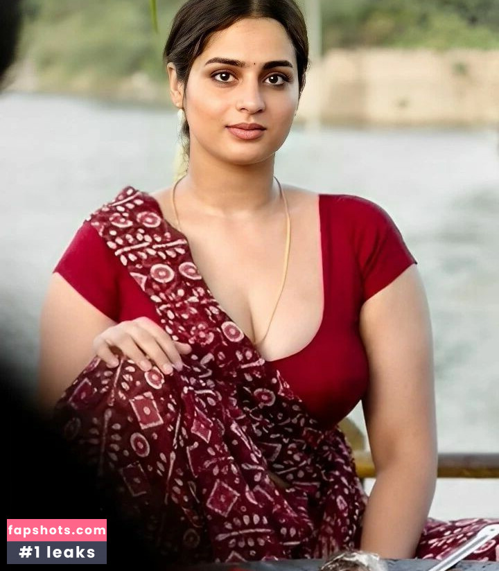 Ayesha Khan gallery photo #25