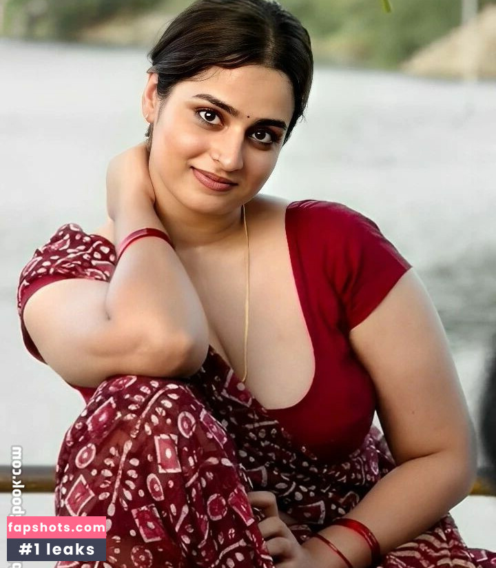 Ayesha Khan gallery photo #26