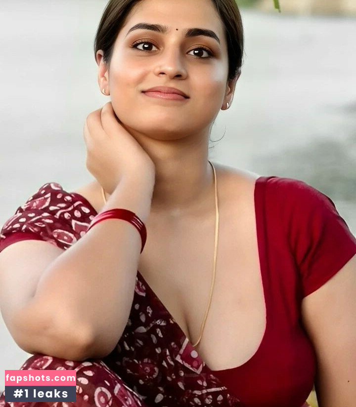 Ayesha Khan gallery photo #29