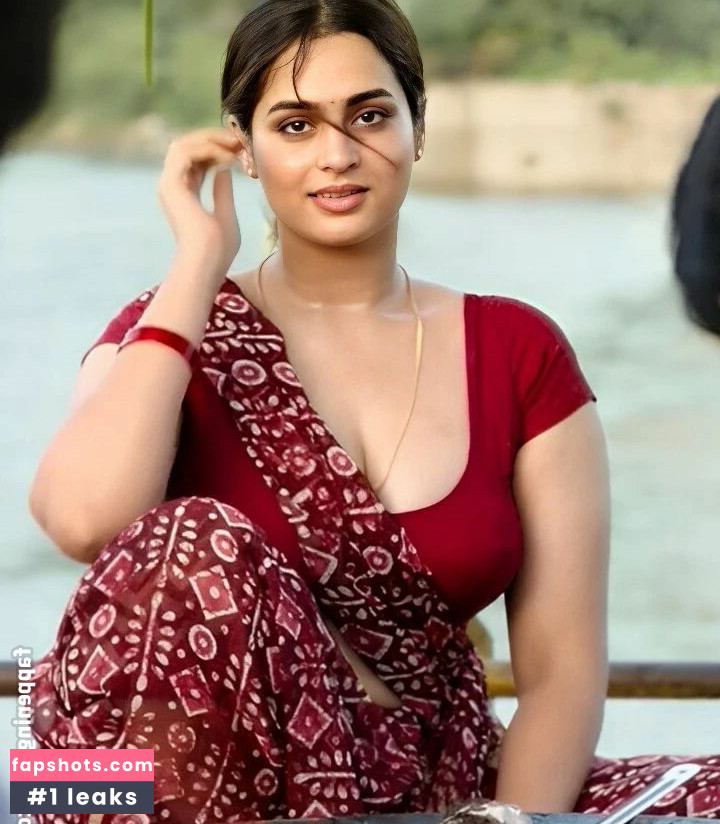 Ayesha Khan gallery photo #30