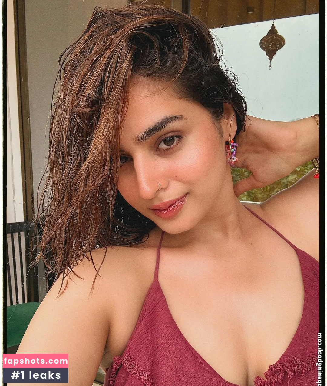 Ayesha Khan gallery photo #4