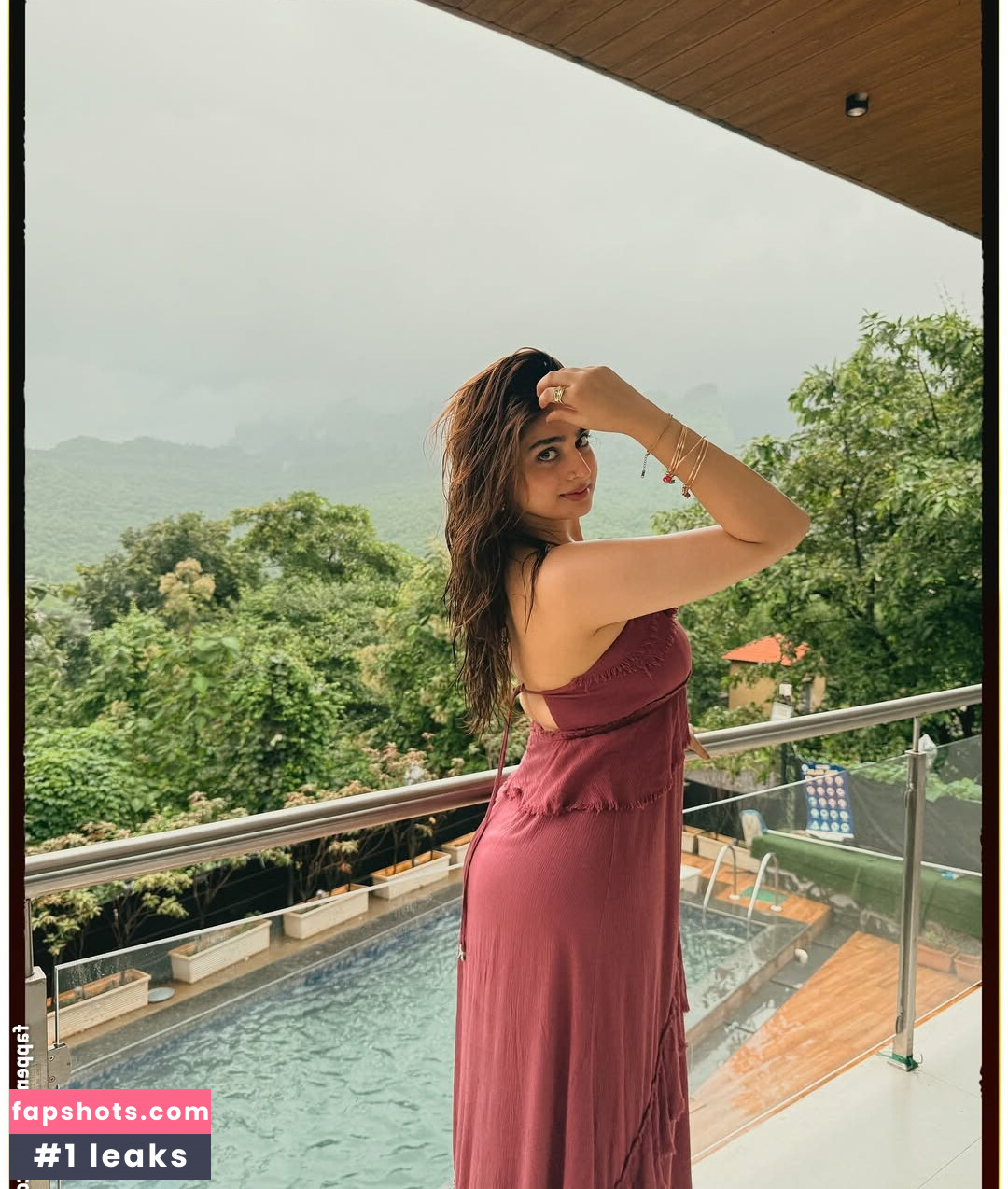 Ayesha Khan gallery photo #5