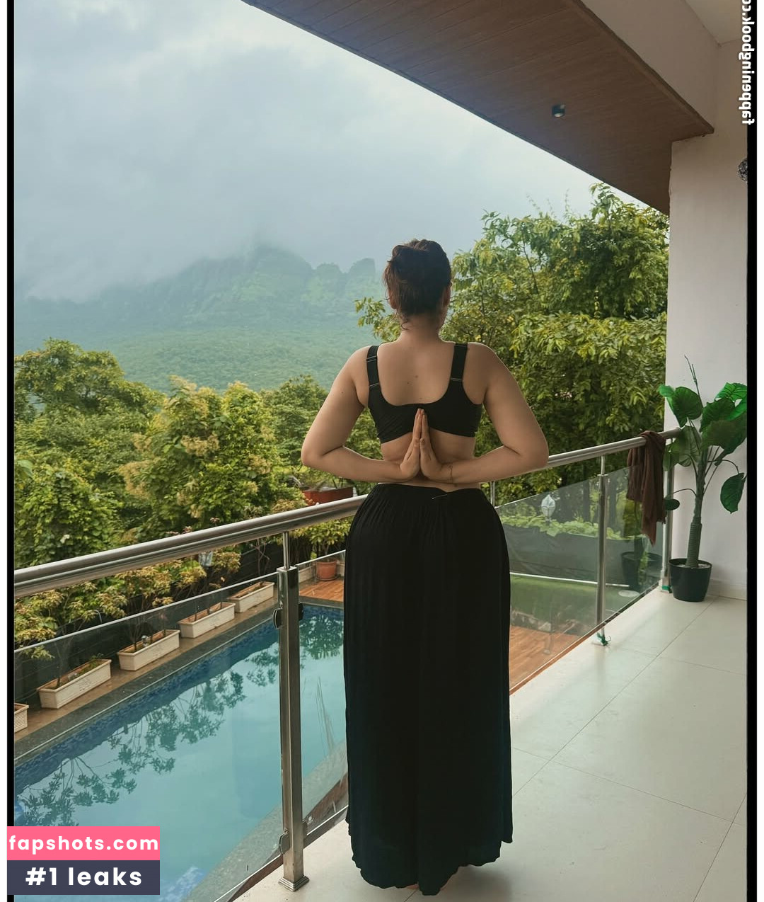 Ayesha Khan gallery photo #6