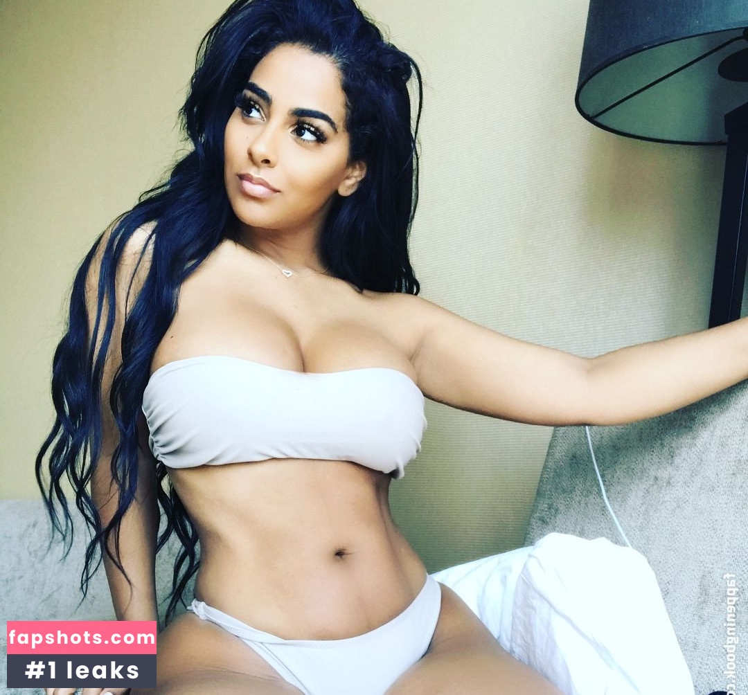 Ayisha Diaz gallery photo #140