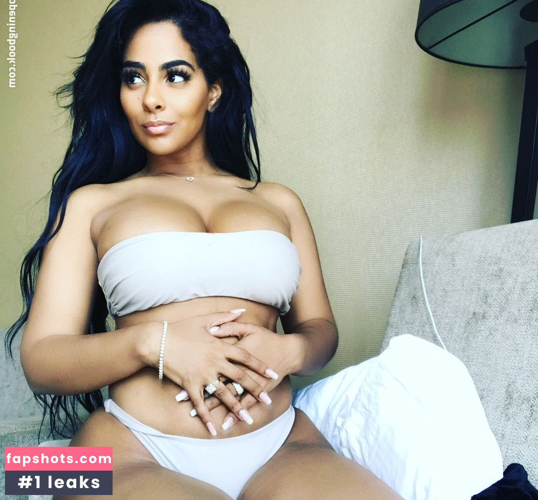 Ayisha Diaz gallery photo #142