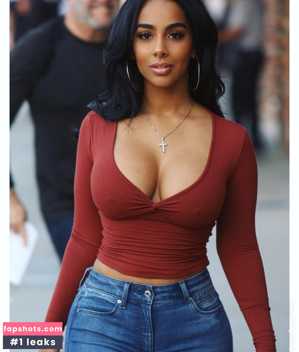 Ayisha Diaz gallery photo #145