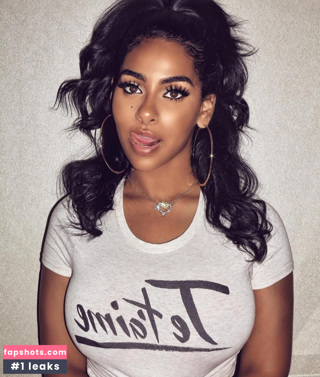 Ayisha Diaz gallery photo #175