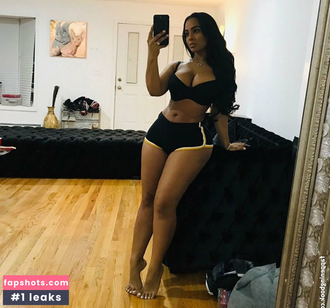 Ayisha Diaz gallery photo #20