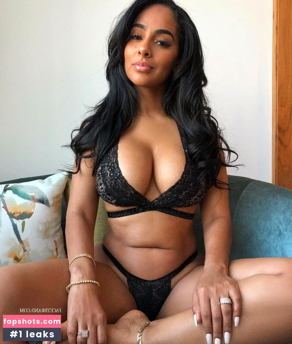 Ayisha Diaz gallery photo #198