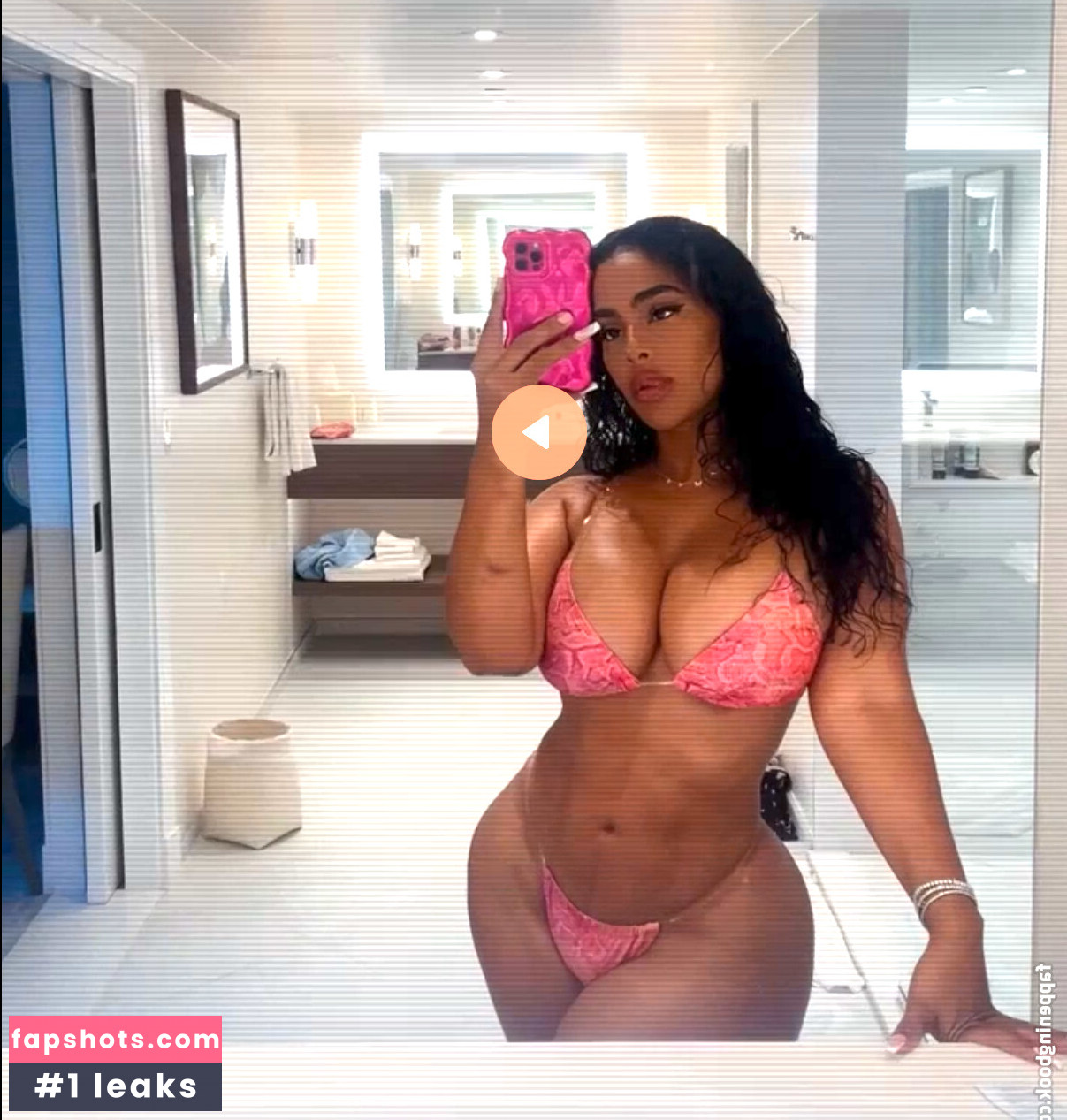 Ayisha Diaz gallery photo #3