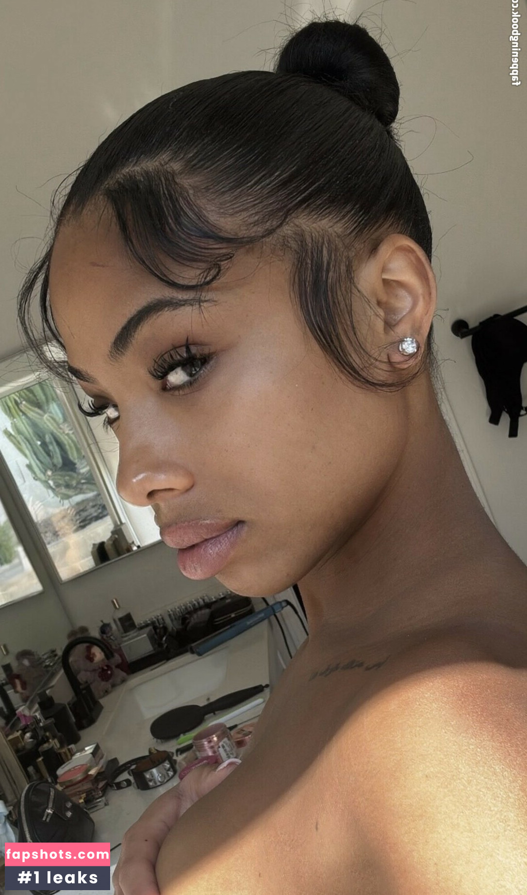 ayisha.mia nude babe gallery