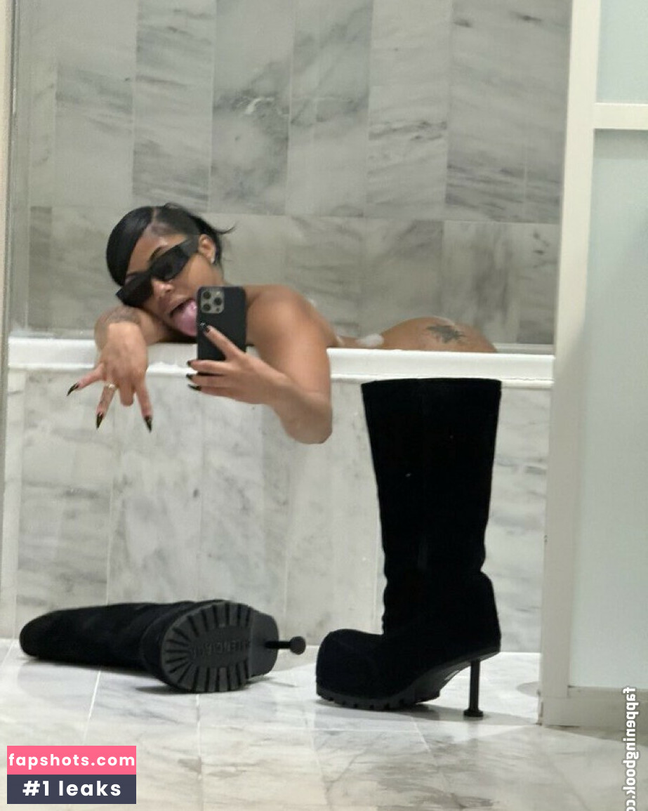 ayisha.mia gallery photo #4