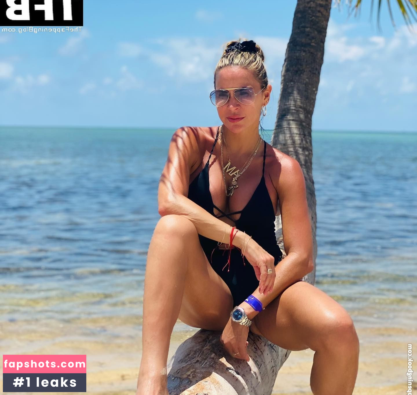 Aylin Mujica gallery photo #5