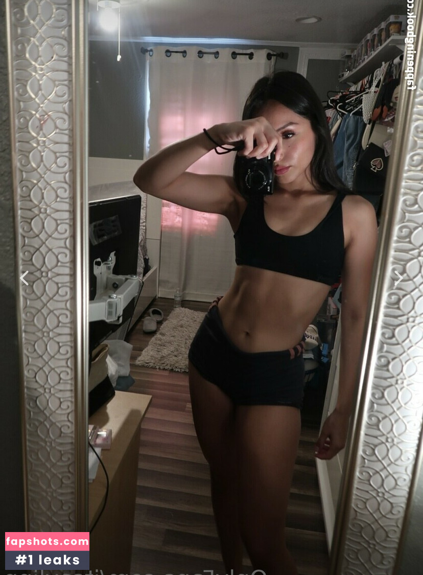 Aylin Perez gallery photo #12