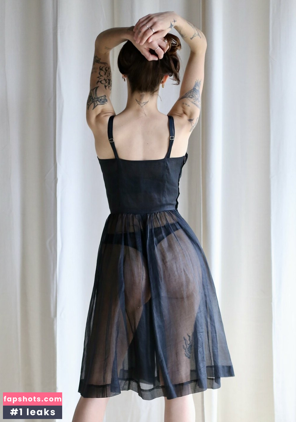 Aynsleigh Escher gallery photo #2