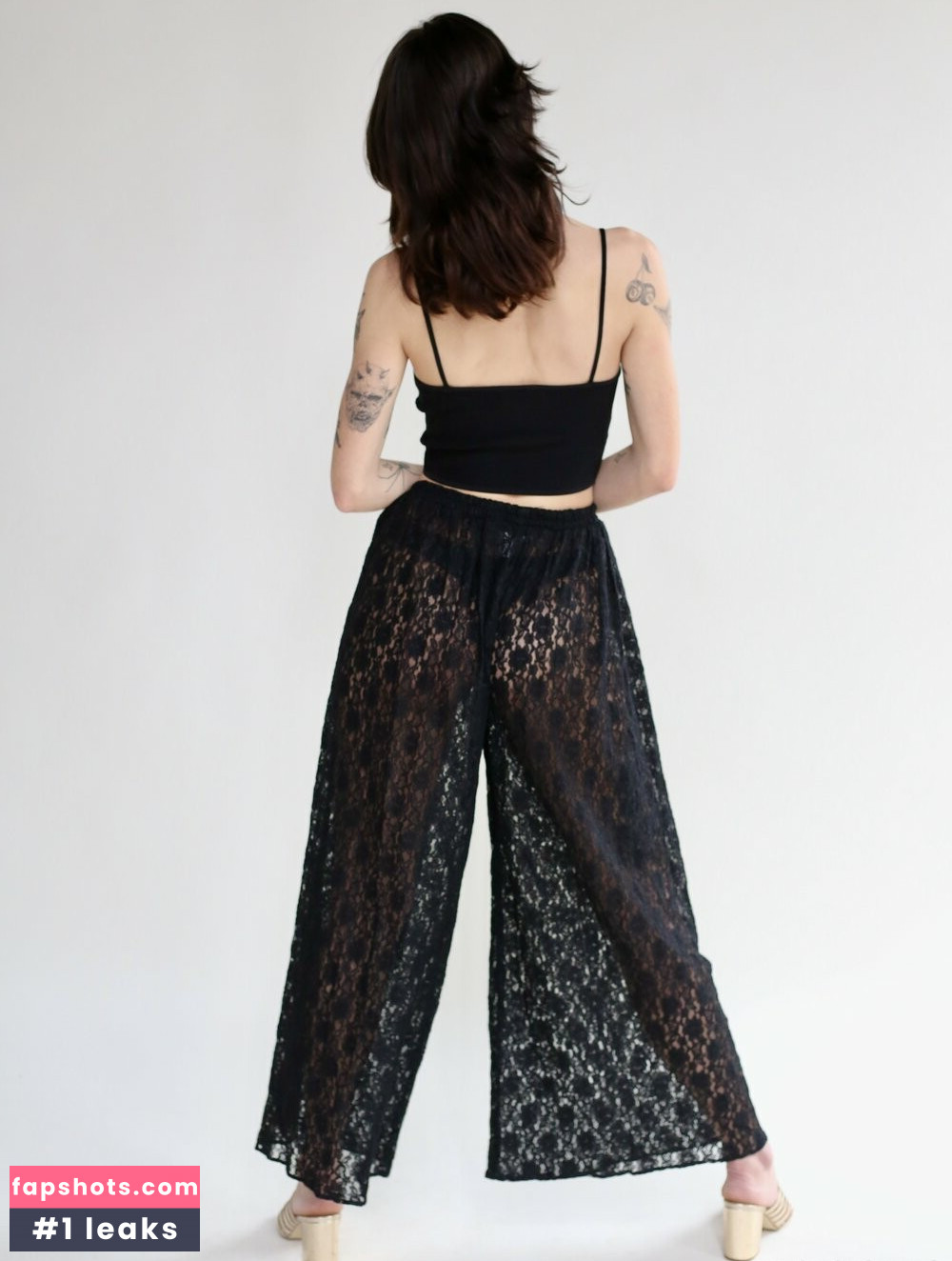 Aynsleigh Escher gallery photo #5