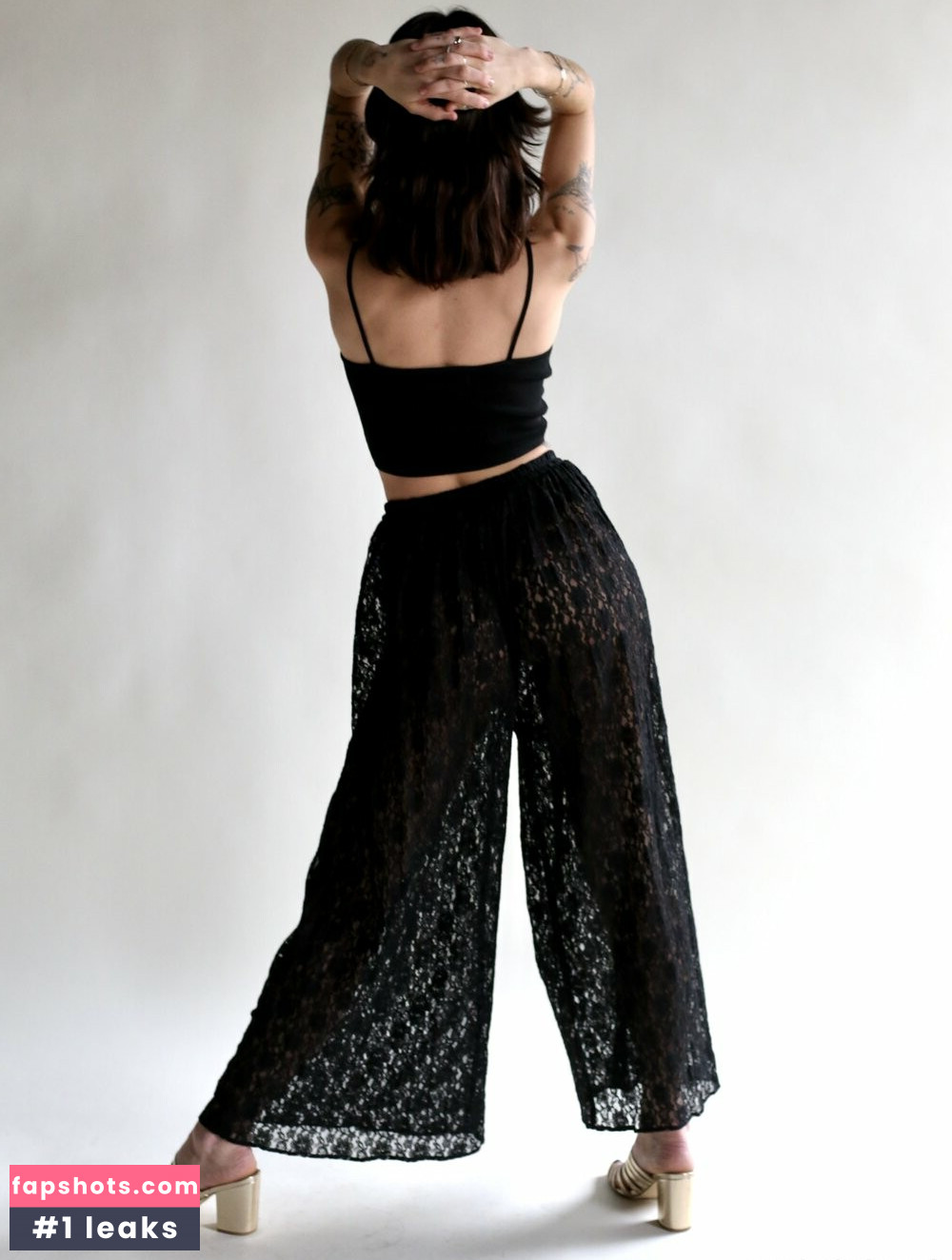 Aynsleigh Escher gallery photo #6