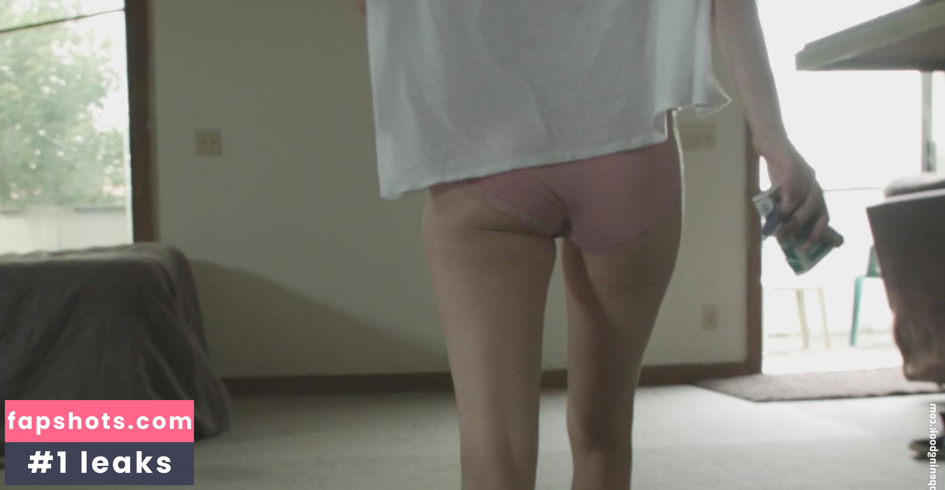 Ayse Howard gallery photo #2