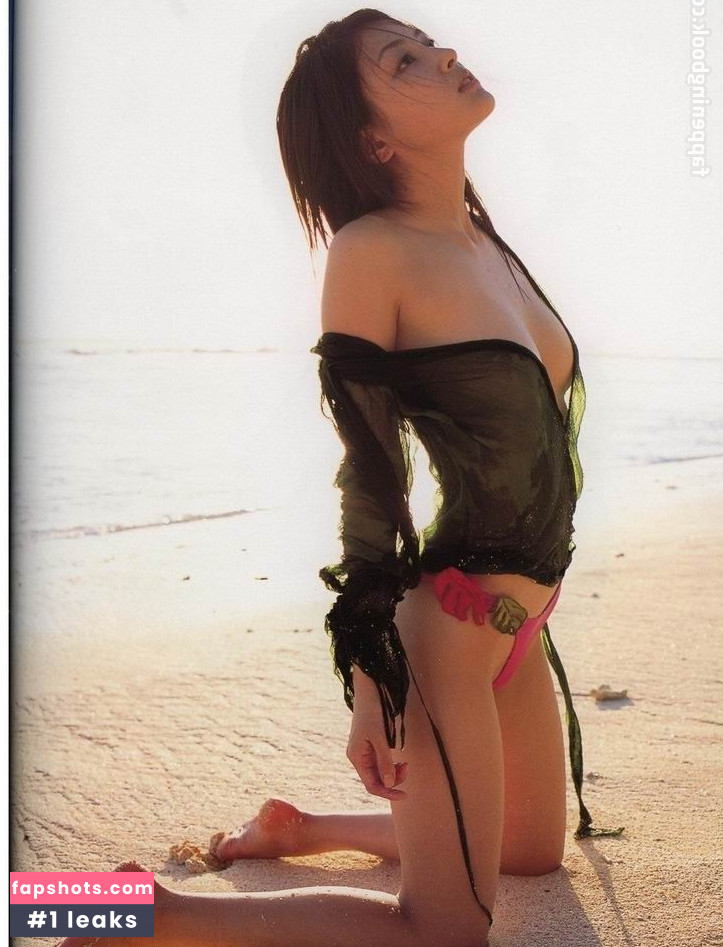 Ayumi Kinoshita gallery photo #14