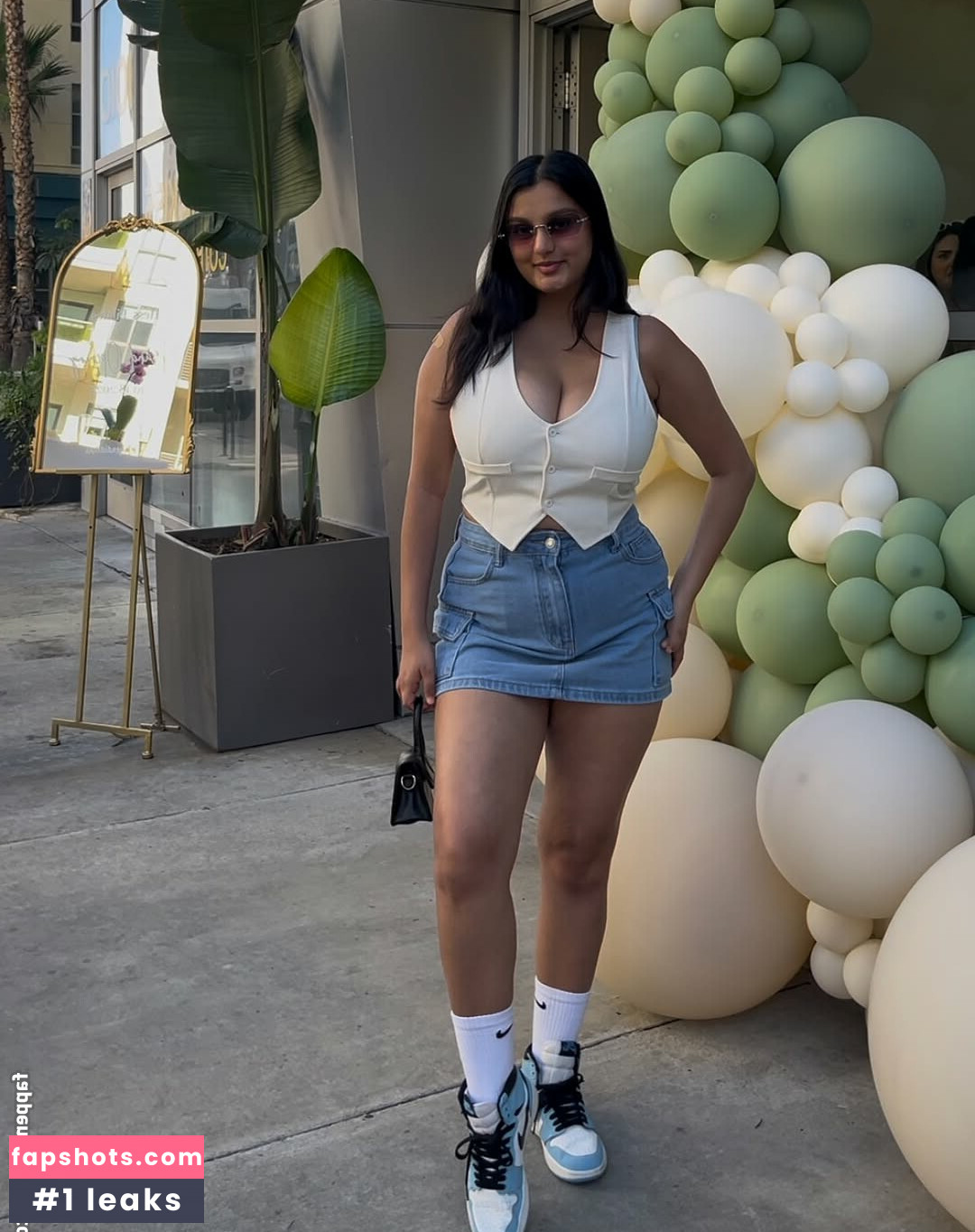 _ayushaaaa__ gallery photo #4