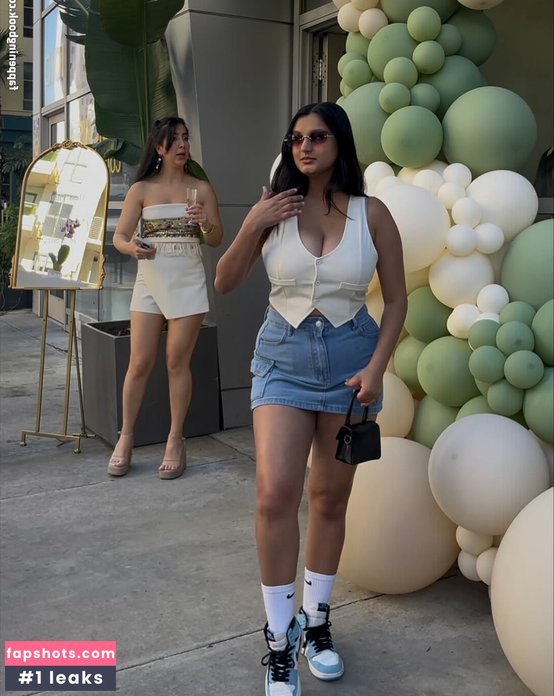 _ayushaaaa__ gallery photo #5