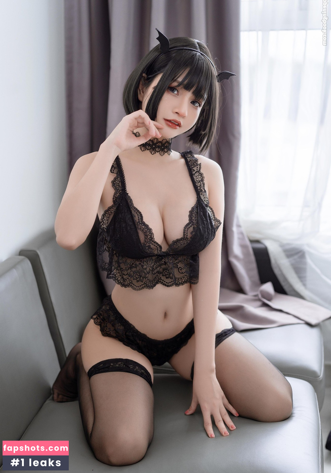 Azami gallery photo #223