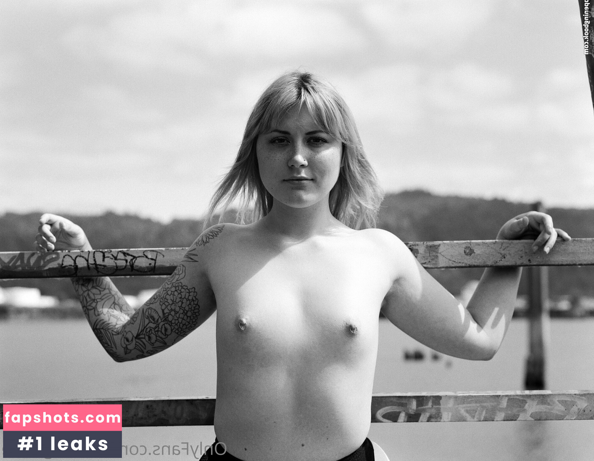 aziebugxfree gallery photo #4