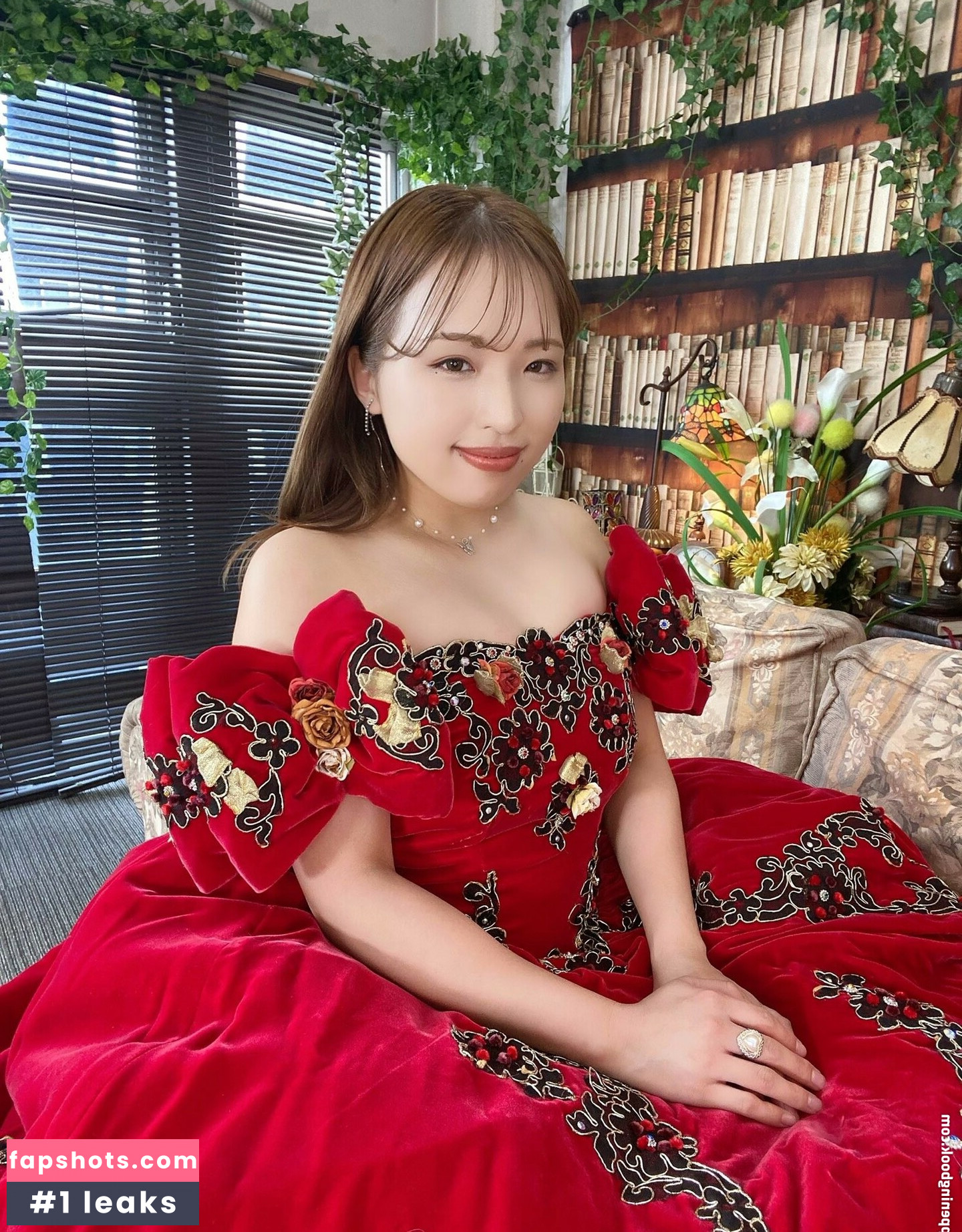 Azusa Igarashi gallery photo #9