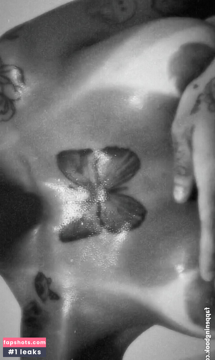 Azzy MC gallery photo #3