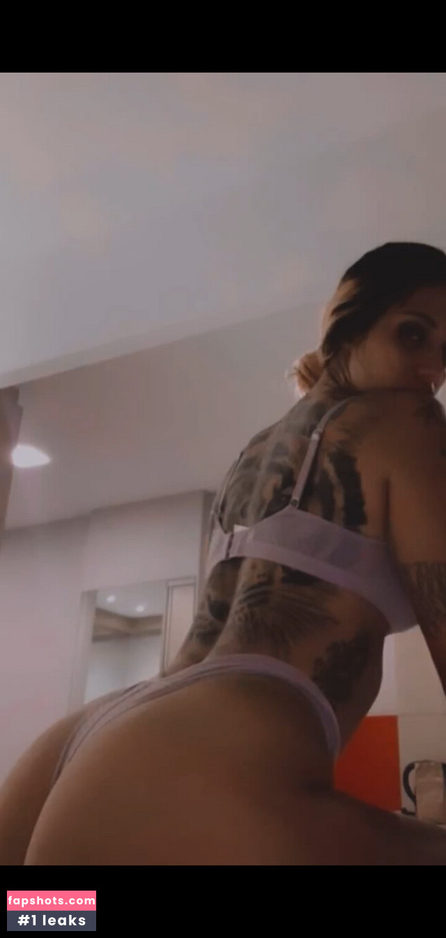 Azzy MC gallery photo #23