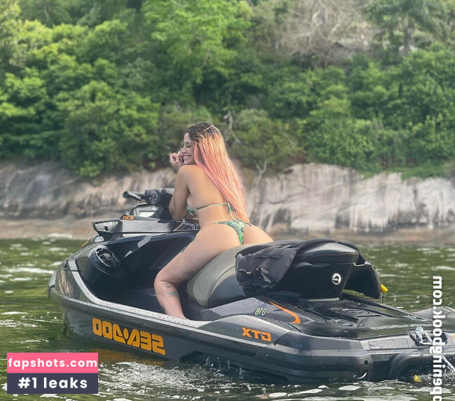 Azzy MC gallery photo #25