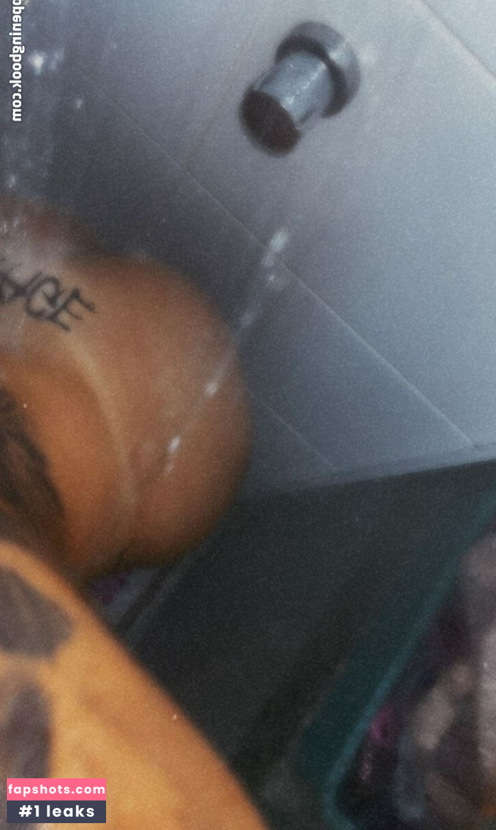 Azzy MC gallery photo #6