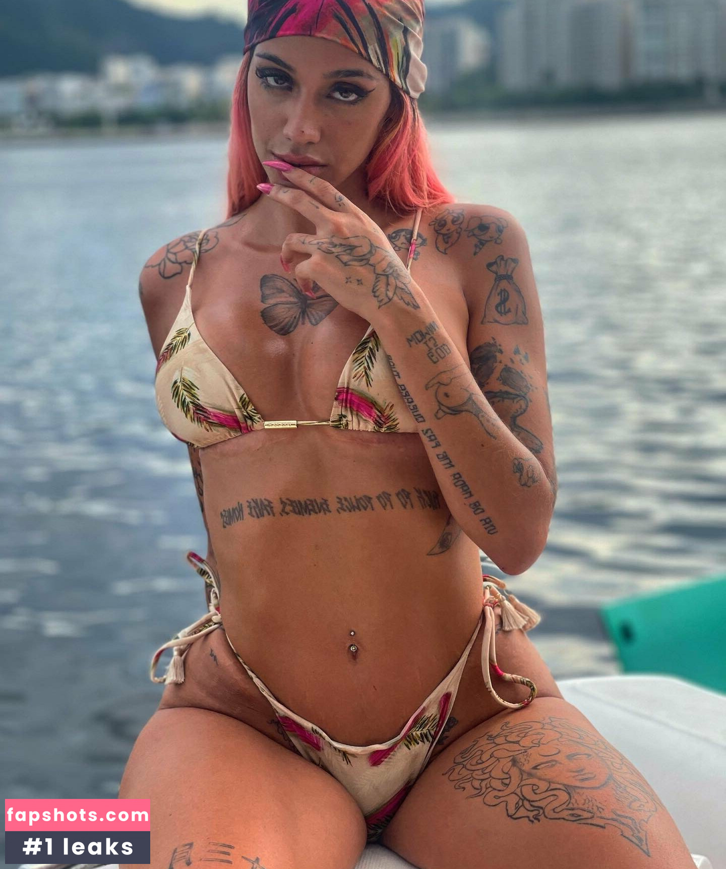 AZZY gallery photo #44