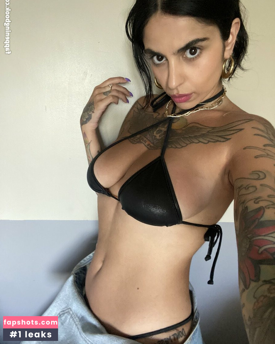 Azzy Star Filtración Desnuda OnlyFans Foto #2 - Fapshots