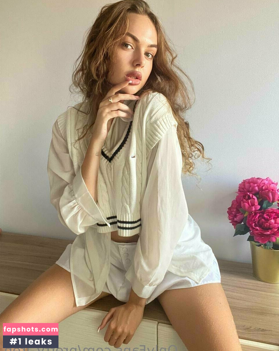 Baby IREN gallery photo #9