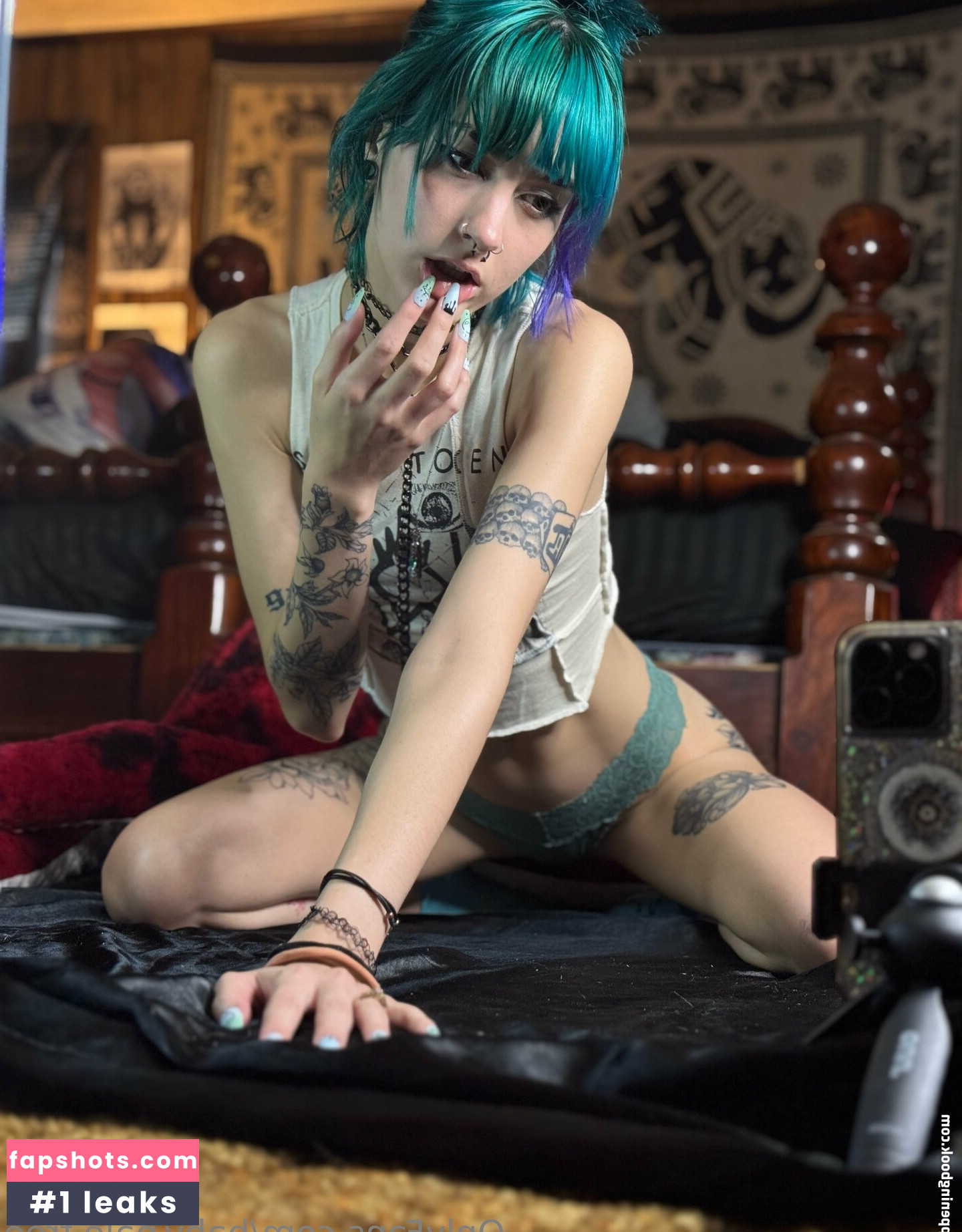 baby.pale.free gallery photo #13