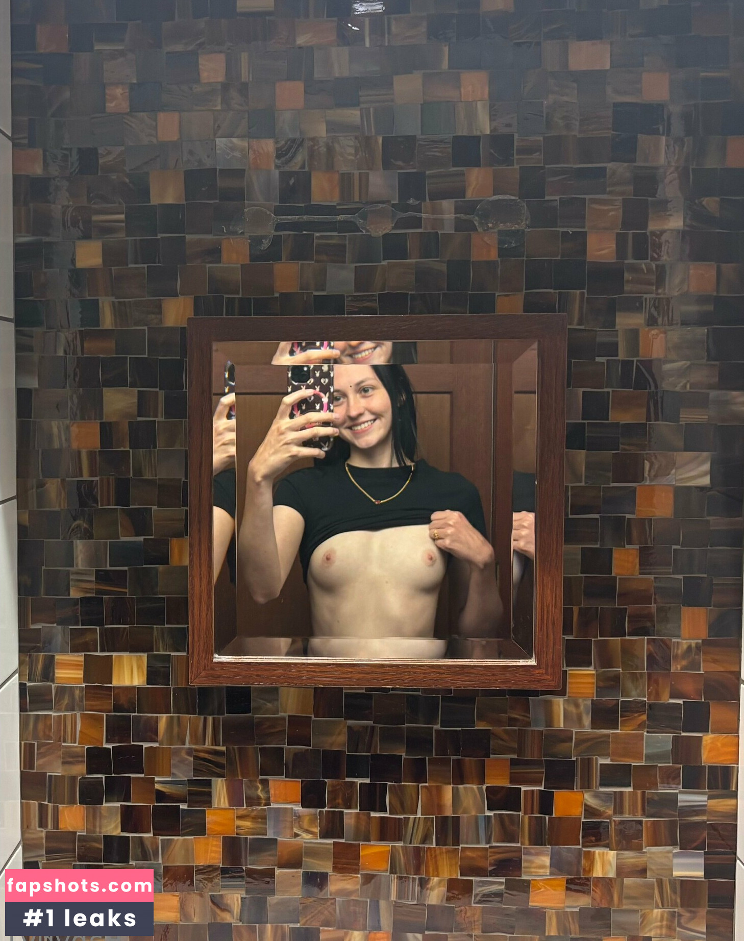 BabyRiv gallery photo #8