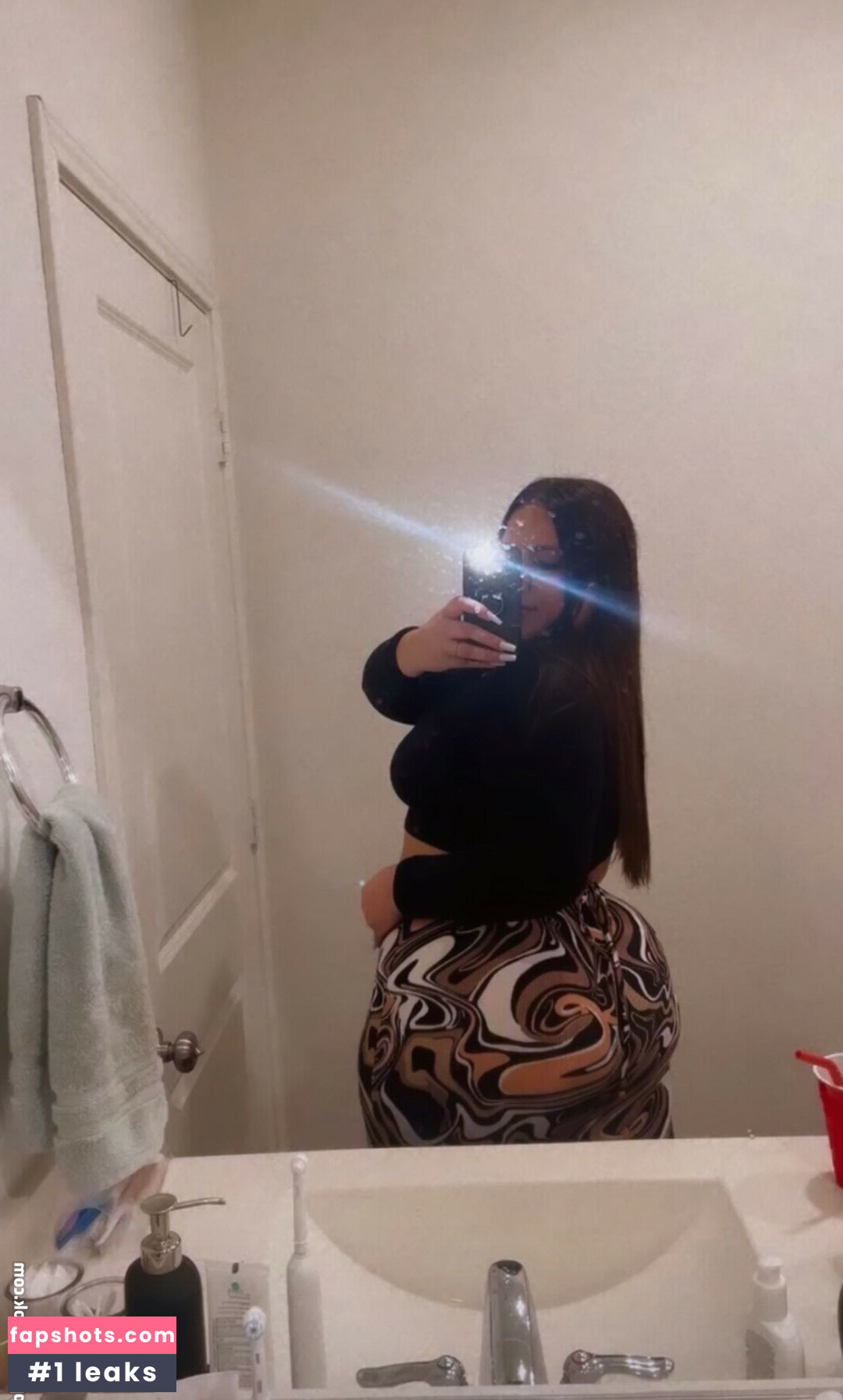 Babyv.b nude babe gallery